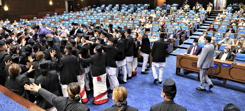 प्यारालाइज्ड संसद र ‘डिल’ गरिरहेका शीर्षनेता