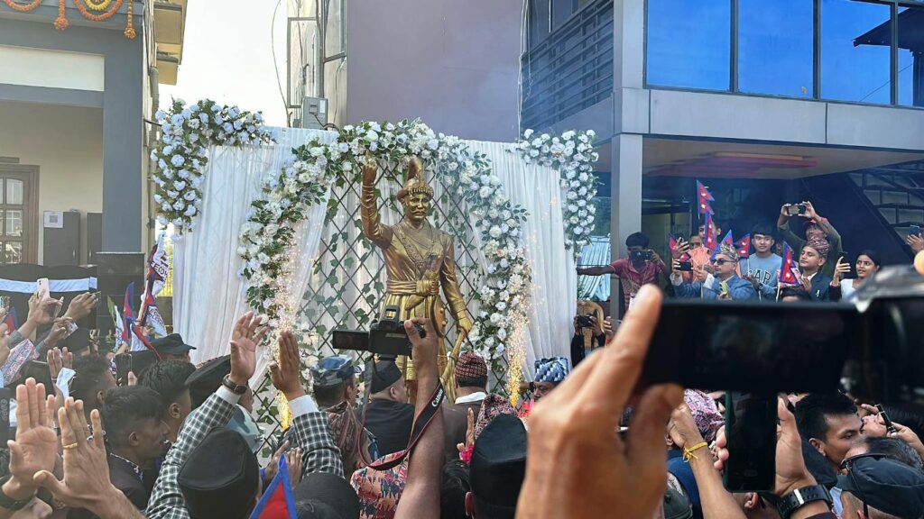 झापामा पूर्व राजाद्वारा पृथ्वीनारायण शाहको शालिक अनावरण