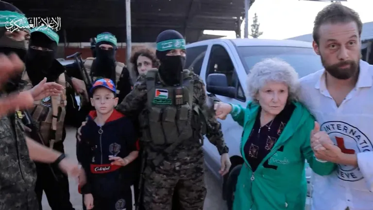 हमासले गर्यो २४ जना बन्धकलाई रिहा