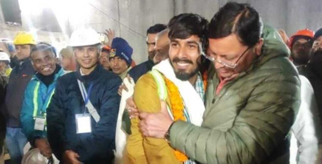 उत्तराखण्डमा सुरुङमा फसेका ४१ कामदारको १६ दिनपछि सकुशल उद्धार