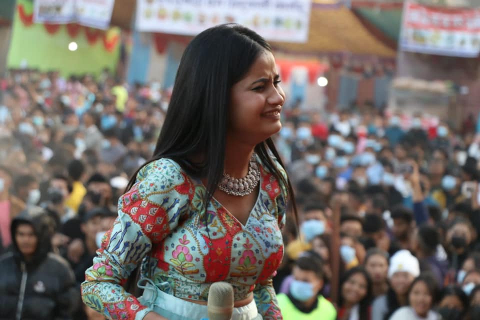 पोखरा कार्यक्रममा मलाई स्टेजमै दुर्व्यवहार गरियो: एलिना चौहान