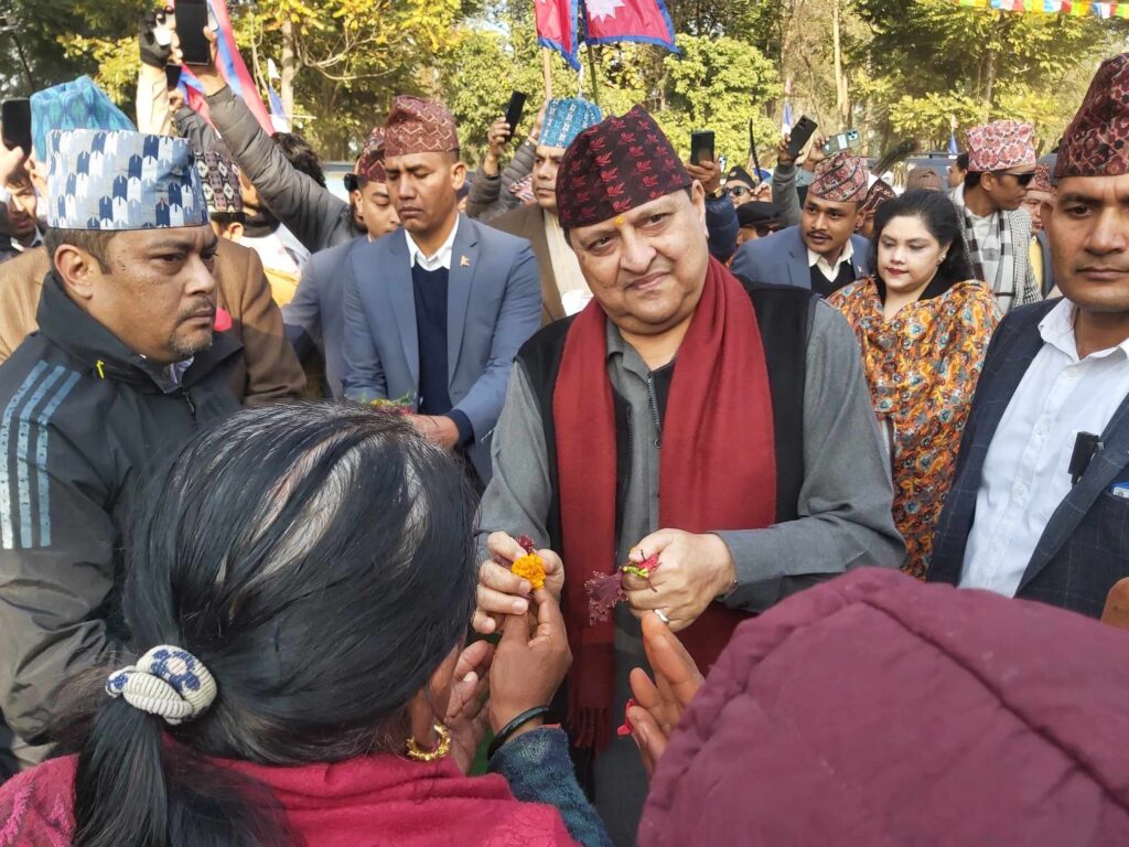 पूर्वराजा ज्ञानेन्द्रलाई हेटौंडामा अभिनन्दन