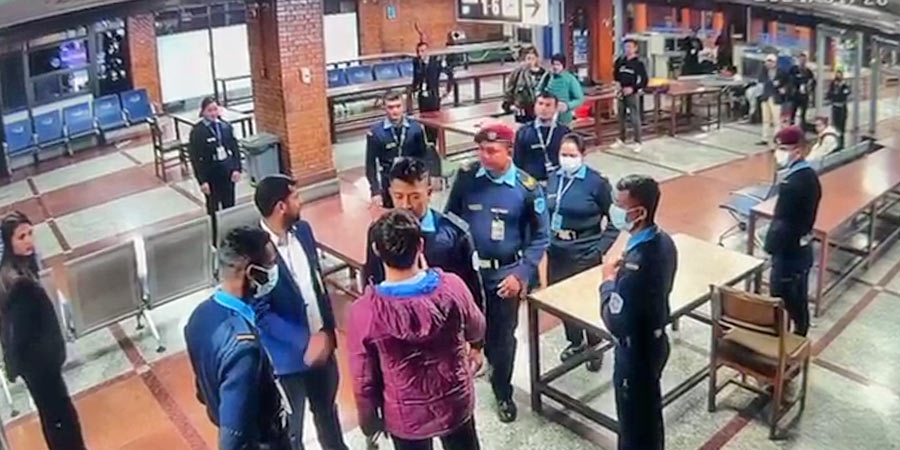 विमानस्थलमा हातपात प्रकरण : डीएसपीलाई सचेत र अध्यागमन अधिकृतलाई हटाउन सिफारिस