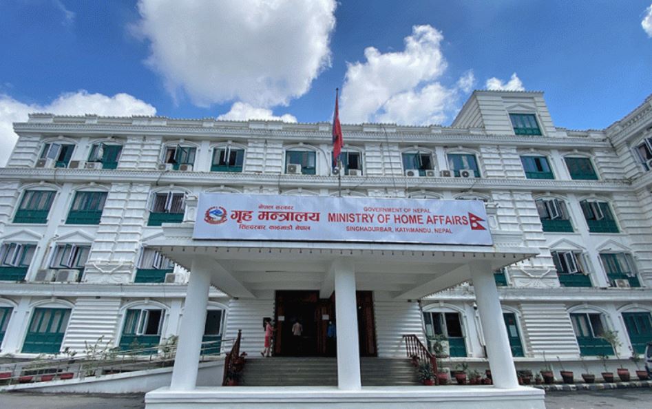 मिटरब्याज पीडितका गुनासा सम्बोधन गर्न डेस्क स्थापना गर्ने